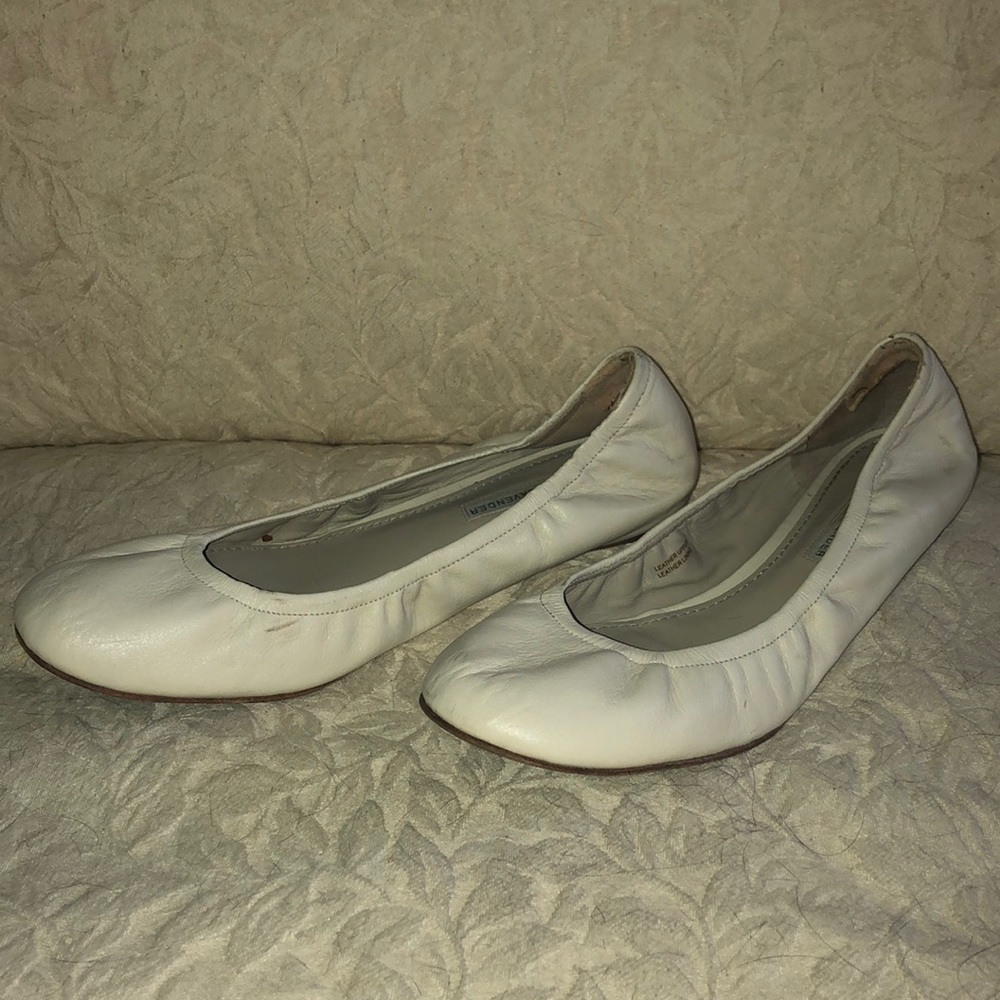 Vera Wang Lavender Label Ballet Flats